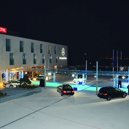 Starling Lausanne מלון 4*